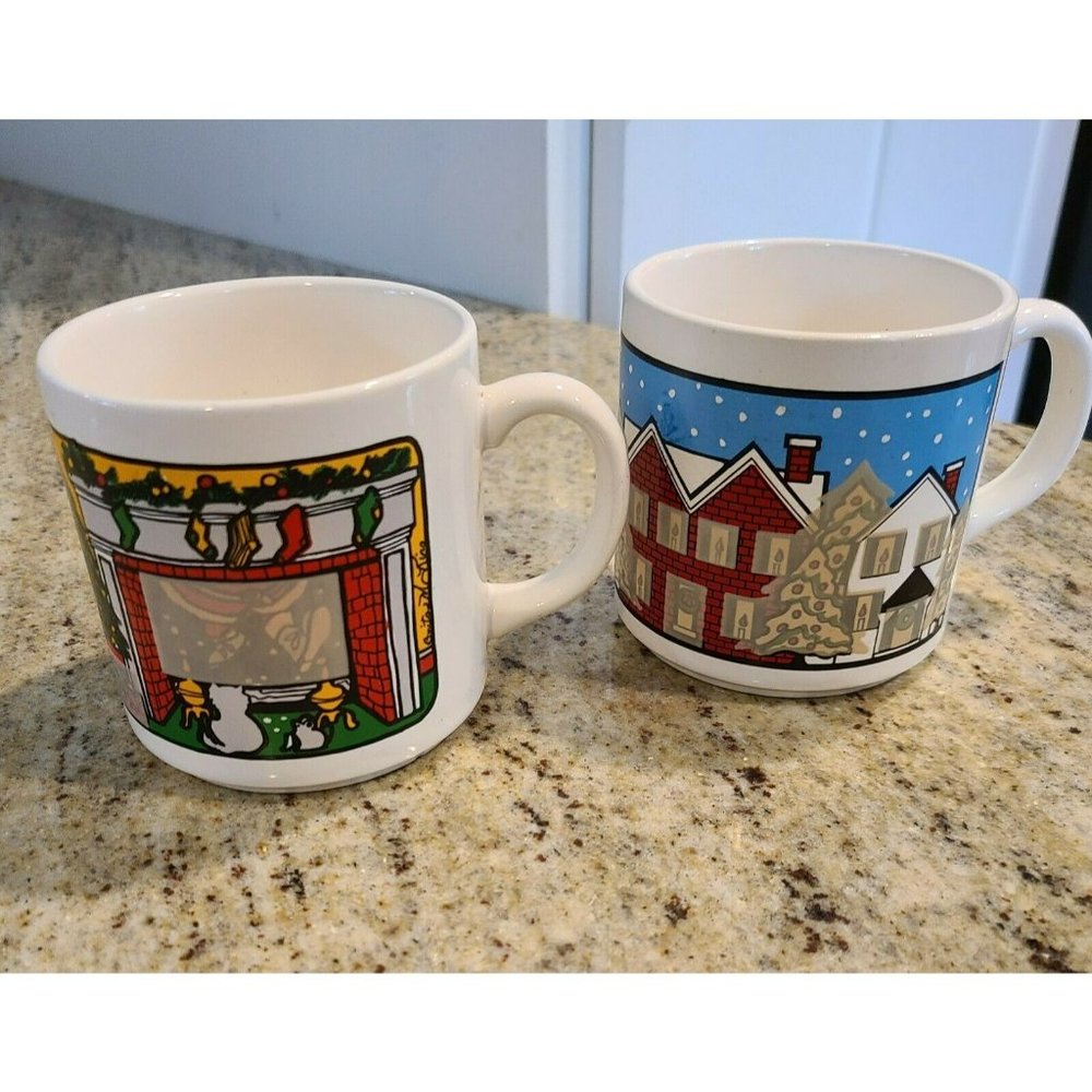 (2) HOUZE Coffee Cups Bonita King Christmas Mice Dog Cat Appearing Santa Brazil